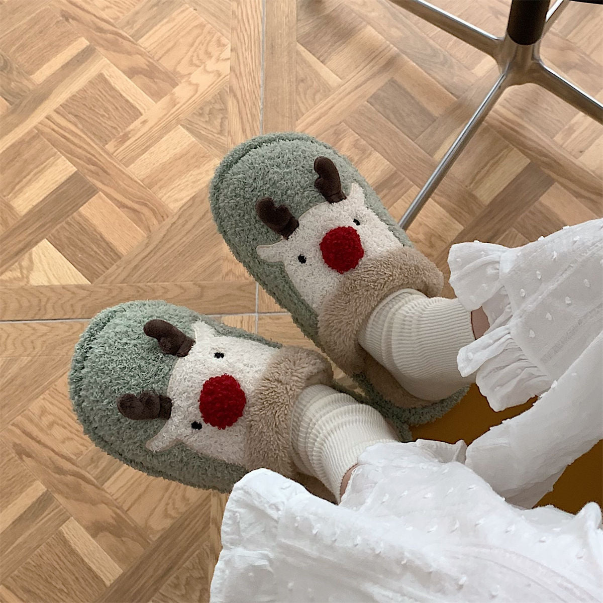 Cute cartoon home indoor plush shoes women's new Christmas elk winter warm confinement cotton slippers women
