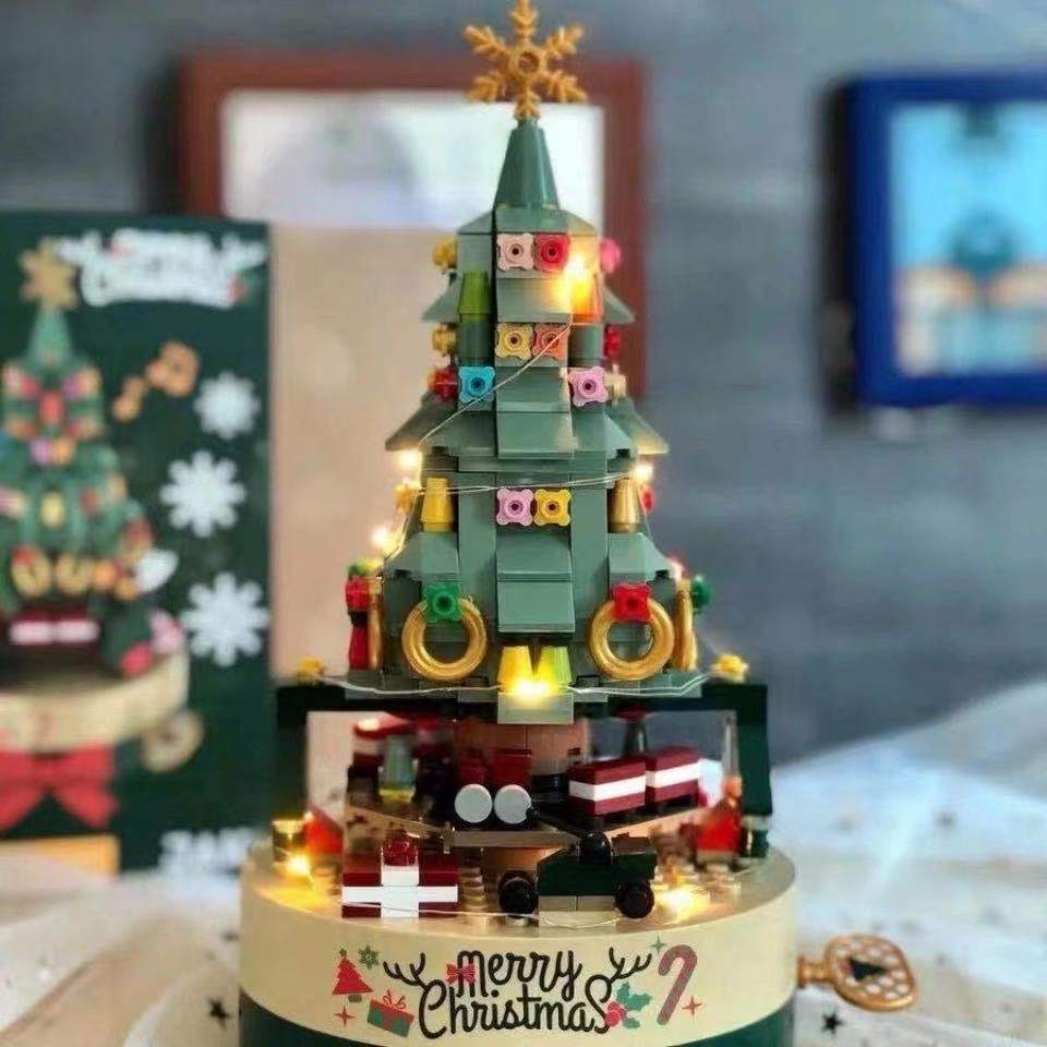 Jiaqi 1302 compatible with Lego colorful Christmas tree rotating music box Christmas building blocks Christmas gift toys