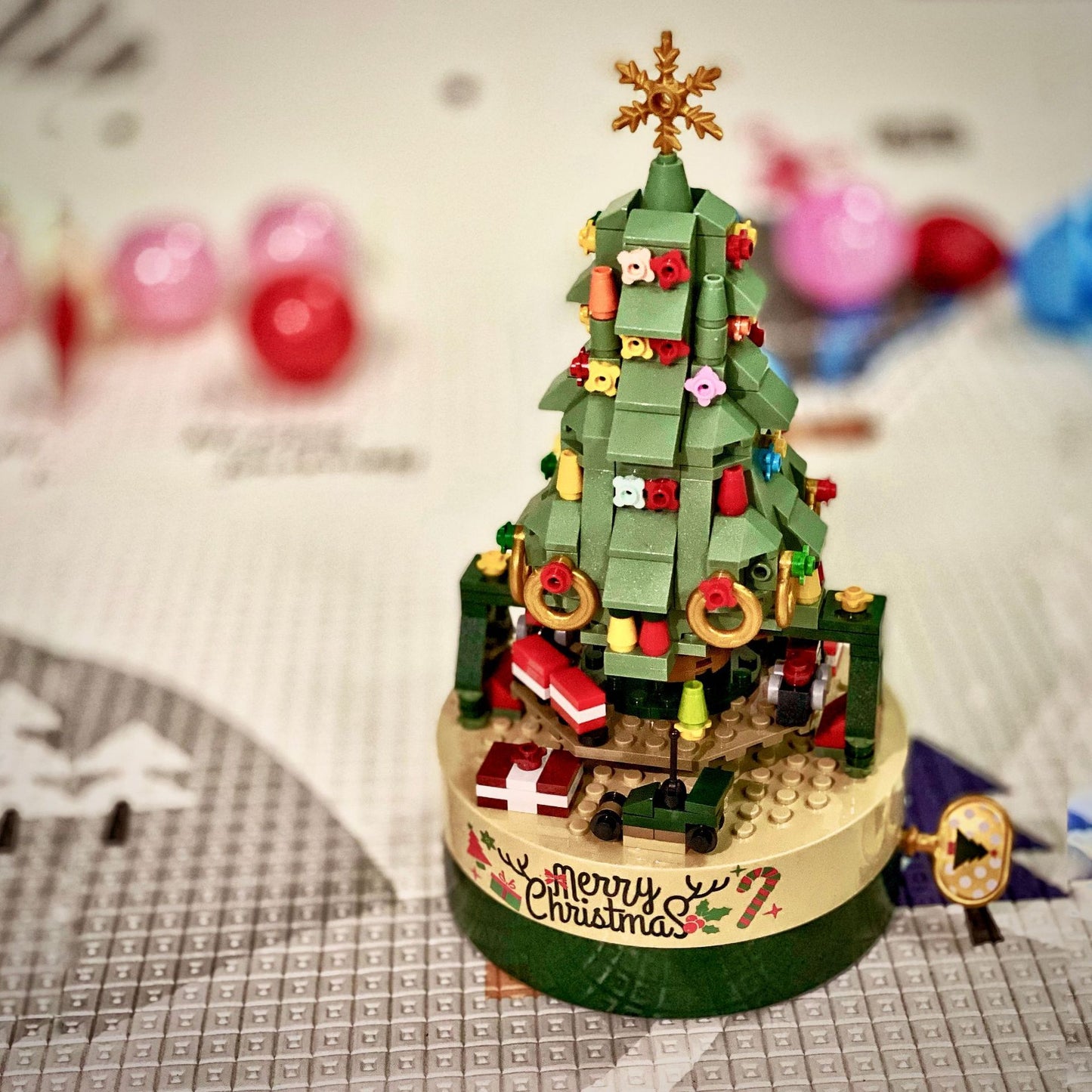 Jiaqi 1302 compatible with Lego colorful Christmas tree rotating music box Christmas building blocks Christmas gift toys