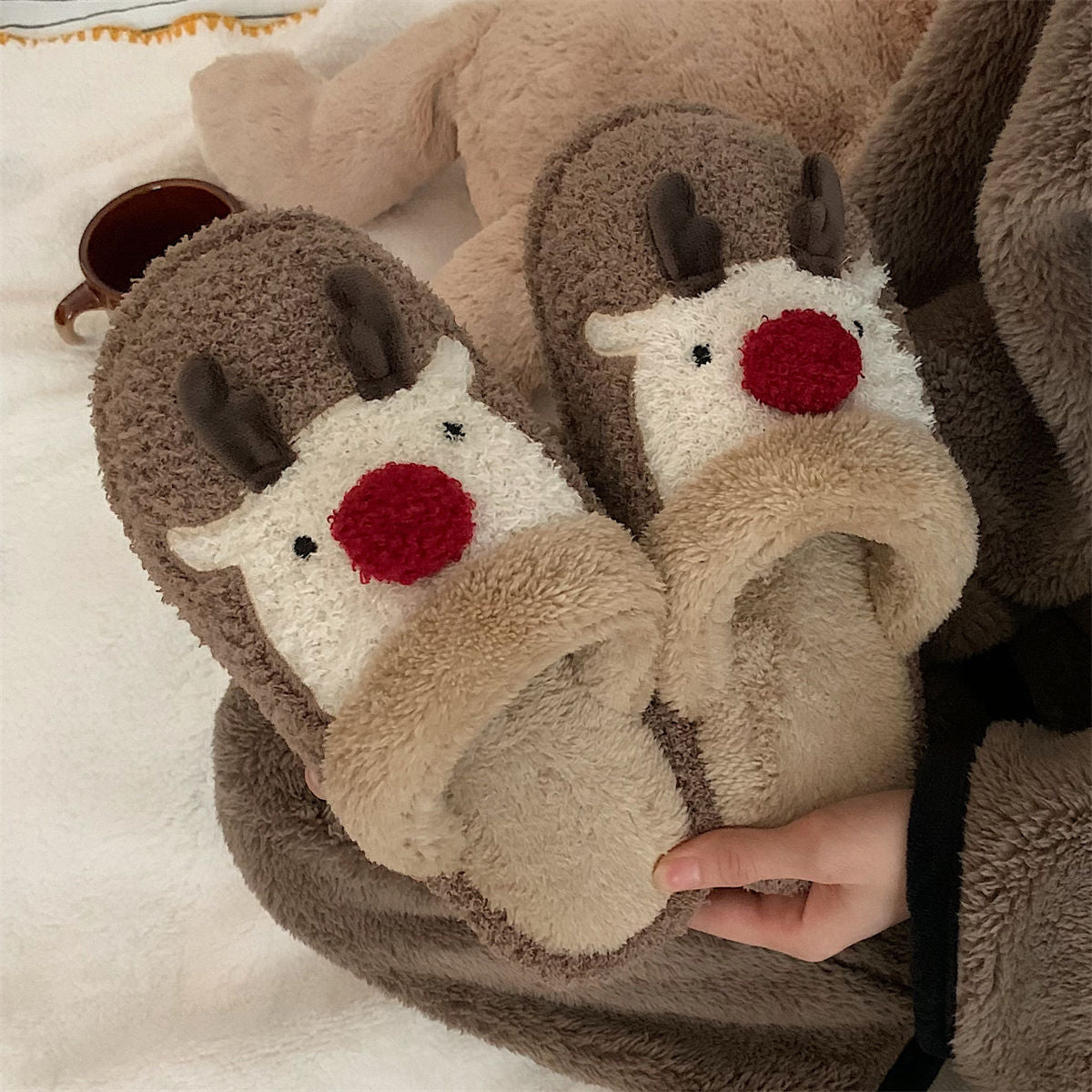 Cute cartoon home indoor plush shoes women's new Christmas elk winter warm confinement cotton slippers women